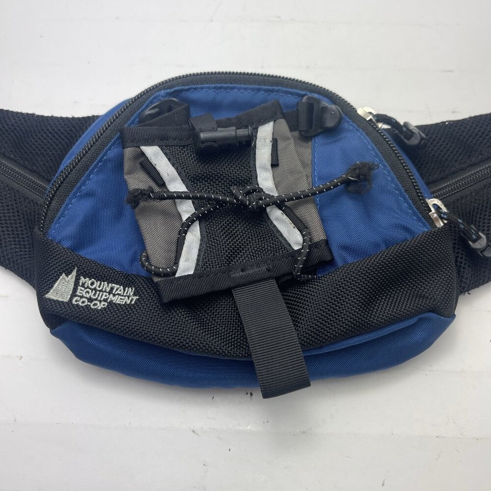 Vintage Mountain equipement co-op MEC Fanny Pack Blue And Black outdoor